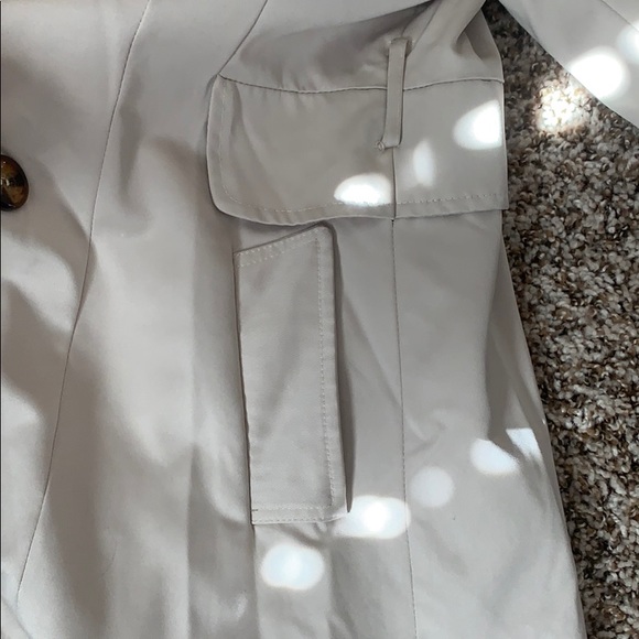 Trench - Picture 2 of 6